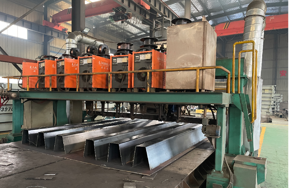 1667979606449769.png 3.全自動CO2氣體保護(hù)焊接系統(tǒng).png